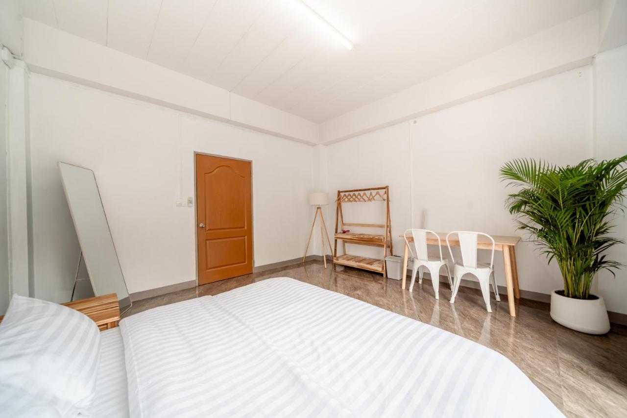 Socialer Coliving & Coworking Space Чиангмай Екстериор снимка