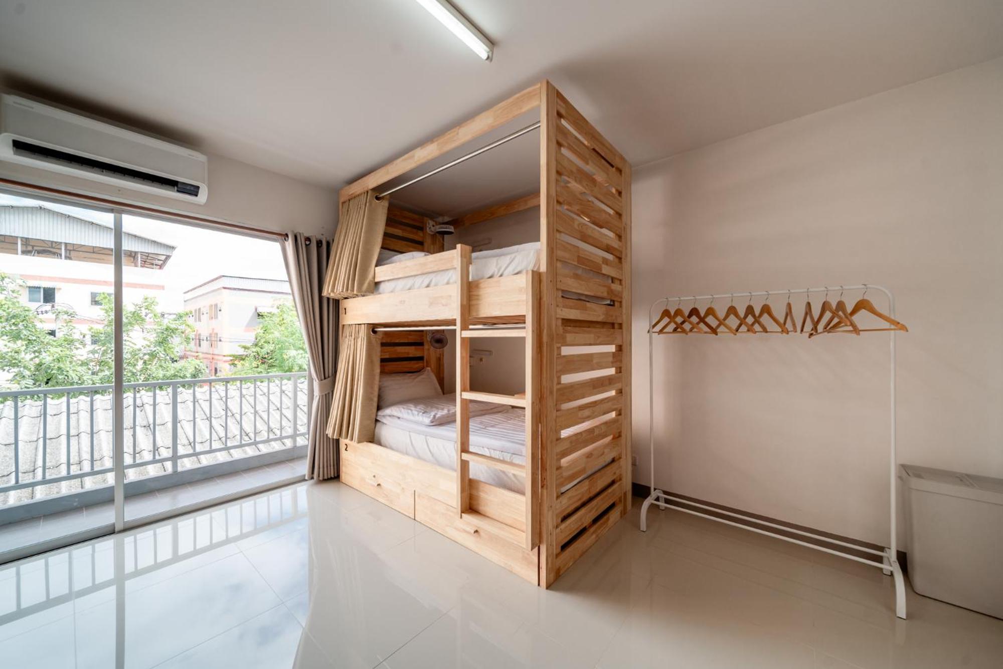 Socialer Coliving & Coworking Space Чиангмай Екстериор снимка
